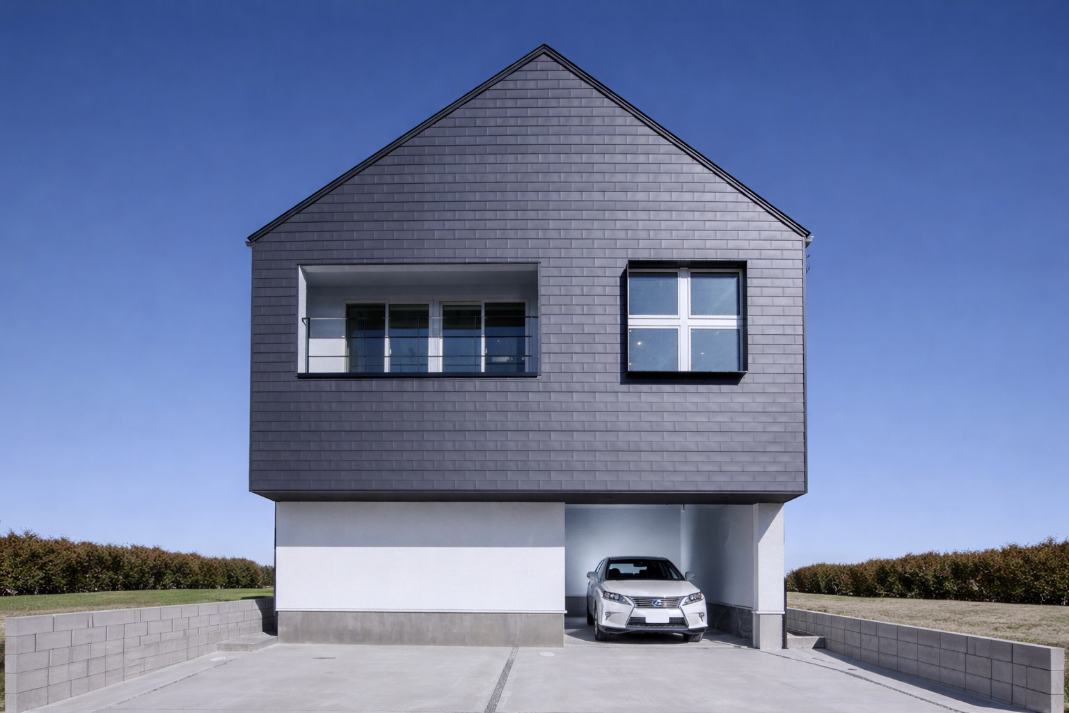 梁見せ天井の2階LDKとロフトで開放感を楽しむお家 アイチャッチ