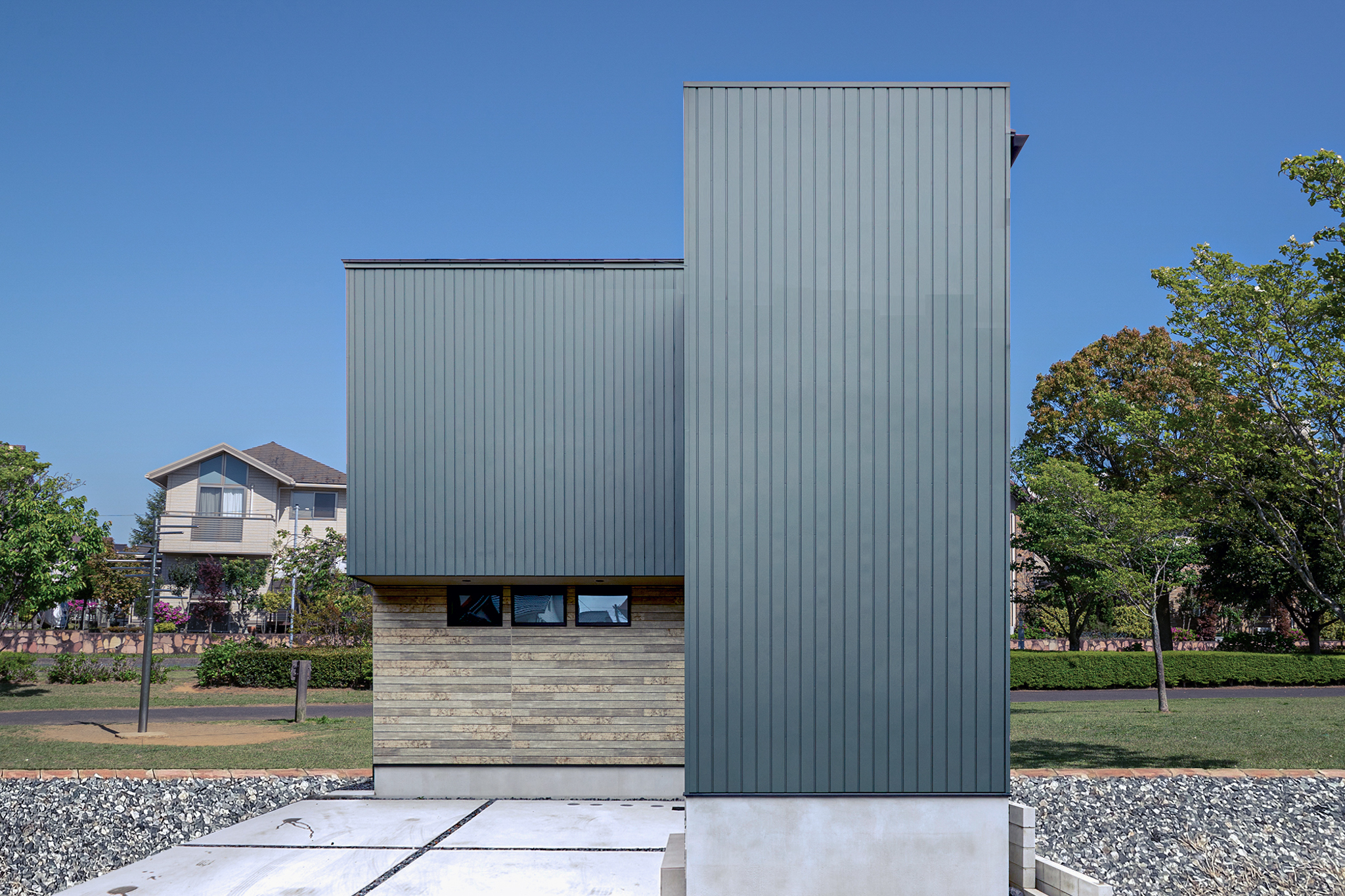 2階LDKと大型壁面収納、ピラティス教室も兼ねたお家 アイチャッチ